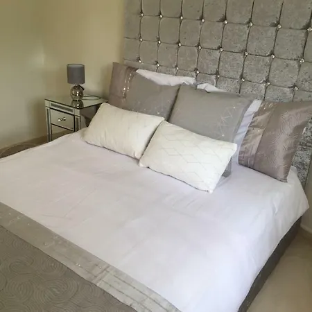 Tatil Evi Fascinating & Luxurious Golf,mountain & Garden View Porto Banus *