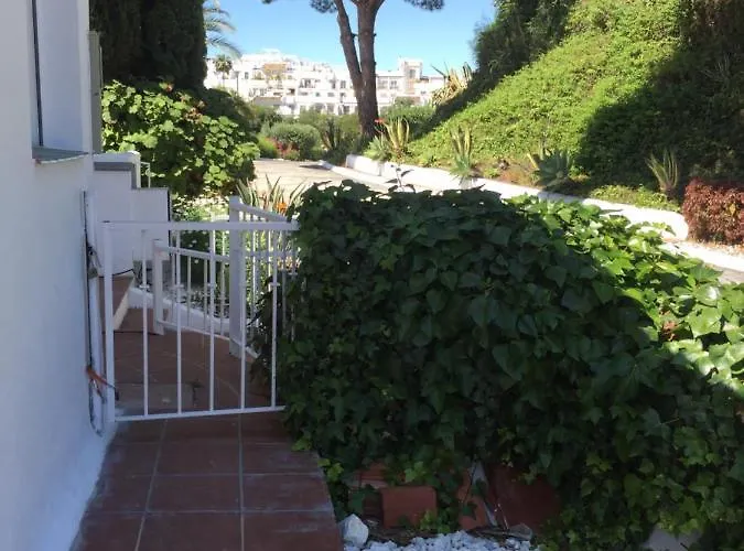 Fascinating & Luxurious Golf,mountain & Garden View Porto Banus Ferienhaus